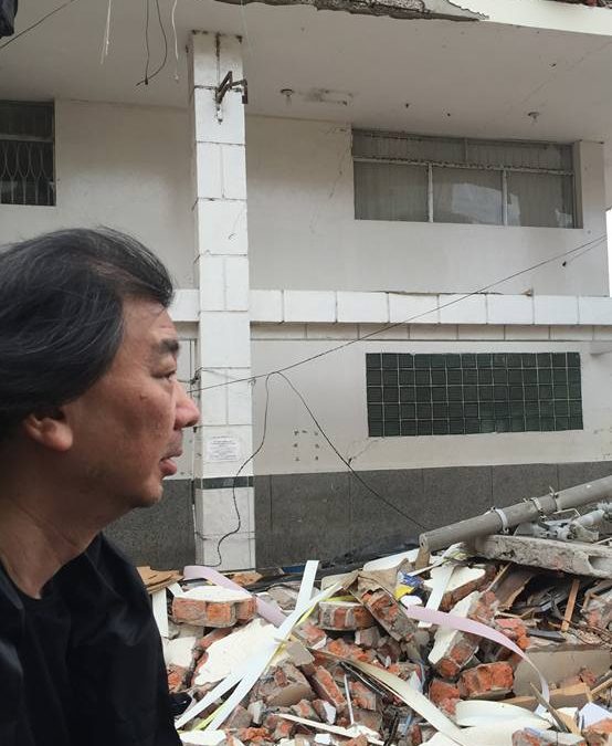El Arquitecto japonés Shigeru Ban visita el Ecuador por terremoto